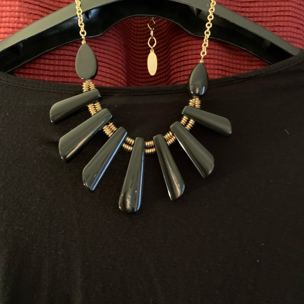 NWOT  black tribal statment necklace